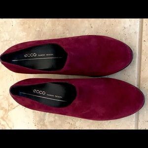 Ecco Heel Maroon Women New in Box